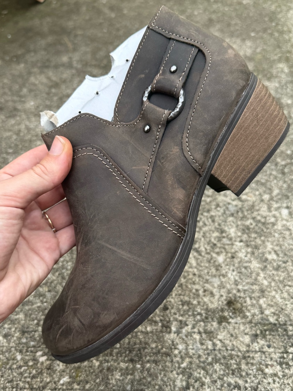 NWOB Clarks Charlten Grace Taupe Leather Distressed Ankle Boots Size 8.5 ✨